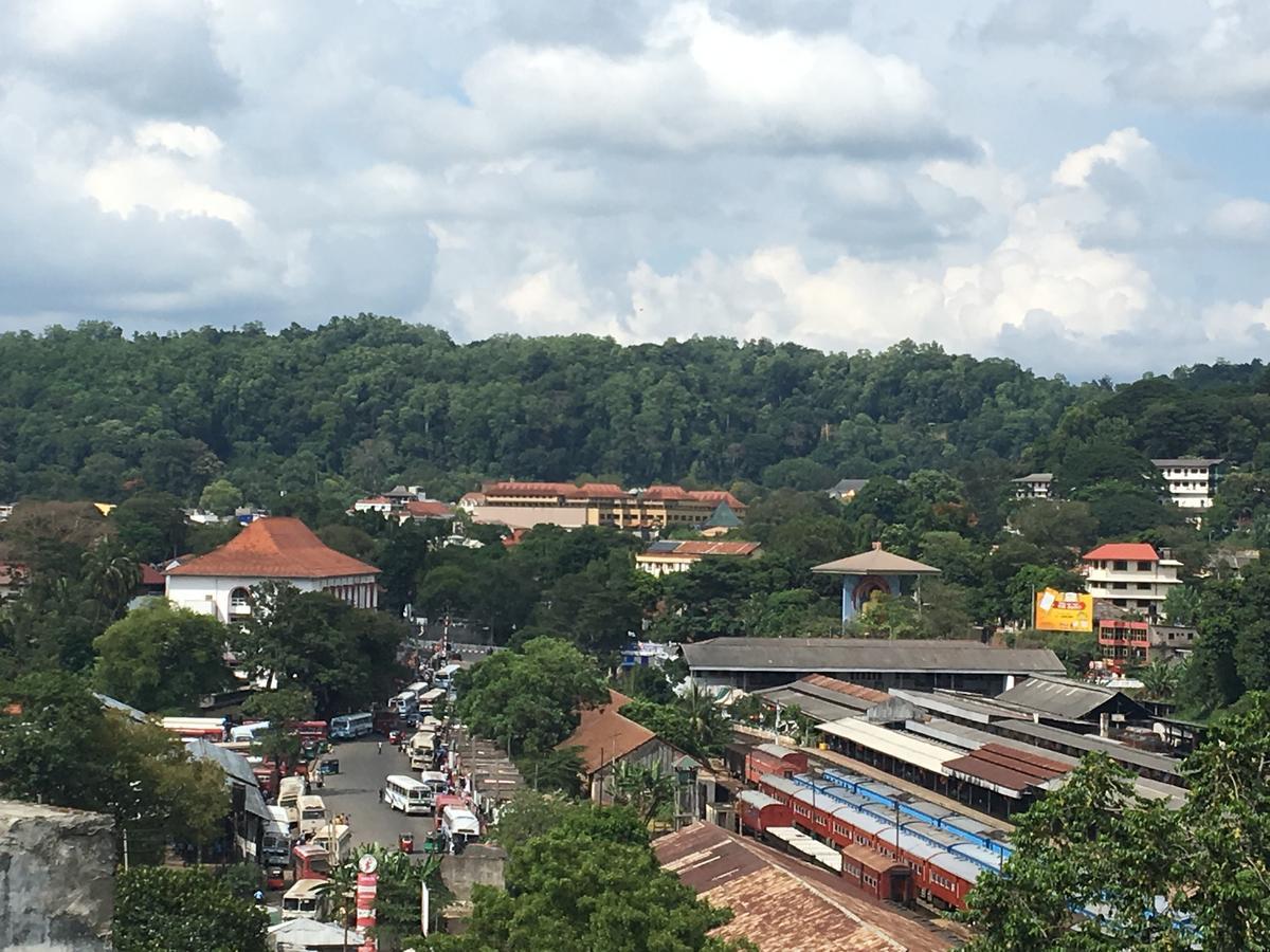 281 Kandy City Hostel & Rooms Deiyannewela المظهر الخارجي الصورة